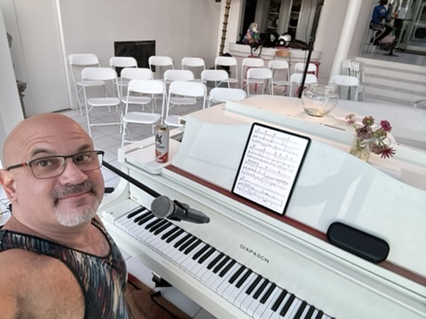 Piano Bar